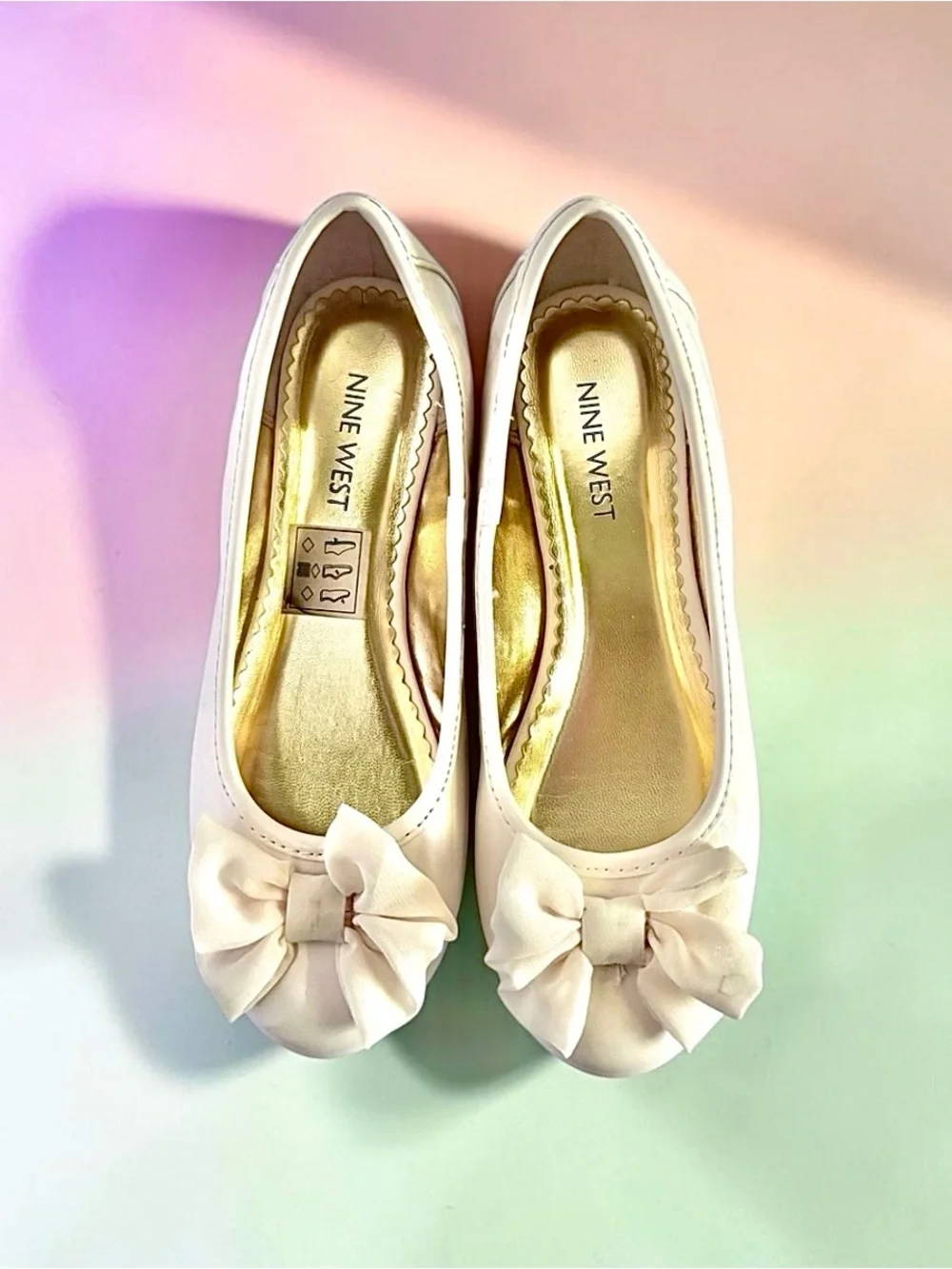 Nine West Bow Flats Cream Patent Girls Size 2 Excellent Condition